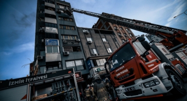 İş hanını alevler sardı, itfaiye 12 kişiyi kurtardı
