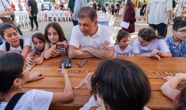 İzmir Büyükşehir öğrencinin yanında