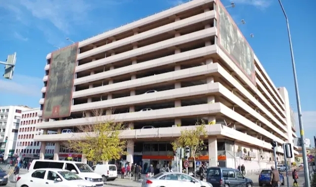 İzmir Çankaya'da Bir Devrin Sonu: Riskli Otopark Resmen Kapatıldı!