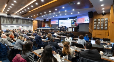 İzmir’de kooperatifçiliğe mercek tutuldu