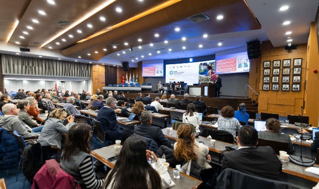 İzmir’de kooperatifçiliğe mercek tutuldu