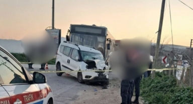 İzmir’de otobüs ile ticari araç çarpıştı: 1 ölü, 2 yaralı