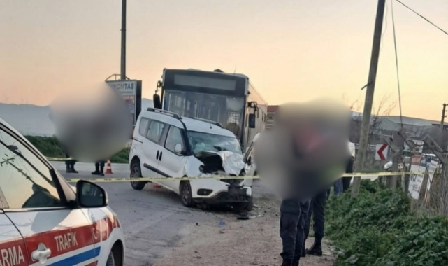 İzmir'de otobüs ile ticari araç çarpıştı: 1 ölü, 2 yaralı