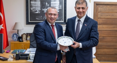 İzmir-Macaristan hattında “kardeş kent” ilişkisinin temelleri atıldı 