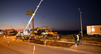 İZSU ekipleri Güzelbahçe–Narlıdere ana iletim hattındaki arızayı giderdi