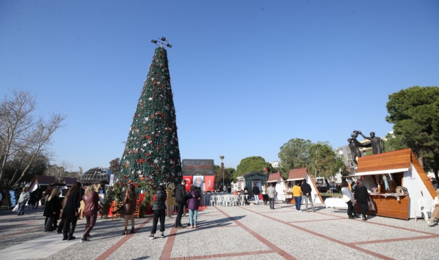 Karşıyaka ışıl ışıl olacak: ‘Yeni Yıl Şenliği’ 13 Aralık’ta başlıyor!
