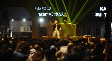 Karşıyaka Yeni Yıl Festivali’nde Anıl Piyancı coşkusu!