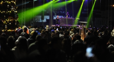 Karşıyaka Yeni Yıl Festivali’nde Mansur Ark rüzgarı