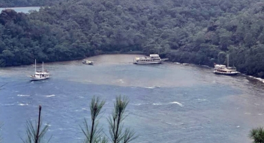 Marmaris’te 3 tekne karaya oturdu