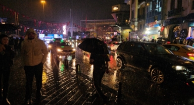 Meteoroloji'den alarm! 23 il için sarı kodlu sağanak uyarısı