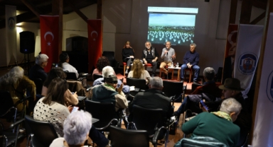  Mizah Nefes Aldırır: 9. İzmir Mizah Festivali panellerle devam etti