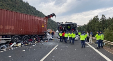 Osmaniye’de yolcu otobüsü tıra çarptı: 7 ölü, çok sayıda yaralı