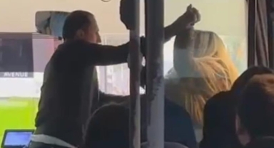 Otobüs şoförüyle motosikletli kadın birbirine girdi!