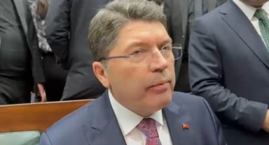 Bakan Tunç: Bayrak indirme olayıyla ilgili 14 kişi gözaltına alındı