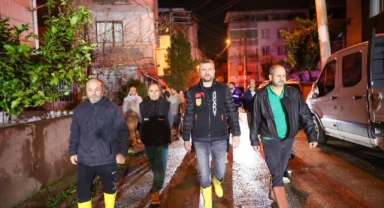 Başkan Görkem Duman gece boyunca sahadaydı