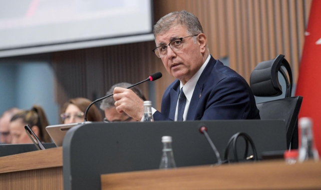 Başkan Tugay’dan ‘Operası Binası’ açıklaması: Bakanlık başvurularımıza 5 aydır cevap vermedi!