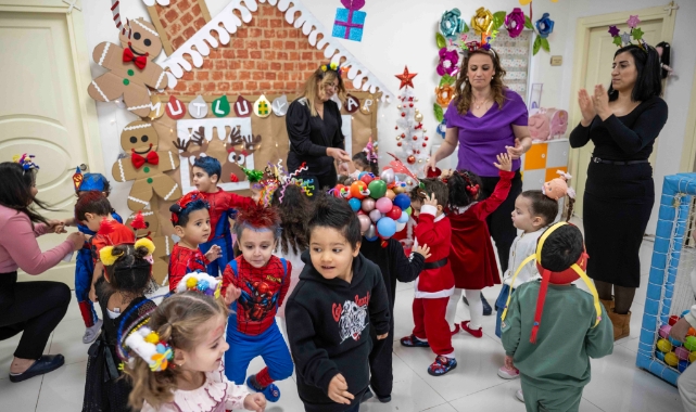 Bornovalı miniklerin Yeni Yıl coşkusu