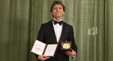 Dünyaca Ünlü Yazar Akif Manaf 2025 Yılı International Peace Prize Ödülü’nü Aldı