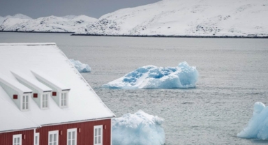 Fransa, Grönland'a asker gönderdi