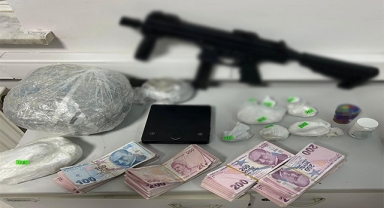 Hapis cezası ile aranan şahıs hobi bahçesinde uyuşturucu ile yakalandı