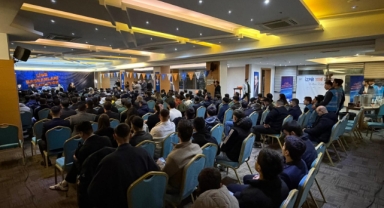 İlk defa oy kullanacak 500 genç ak parti'ye katıldı