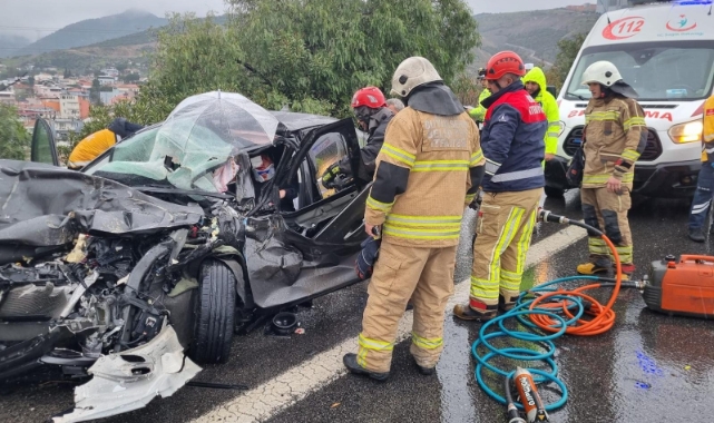 İtfaiye ekiplerinden zincirleme trafik kazasına hızlı müdahale