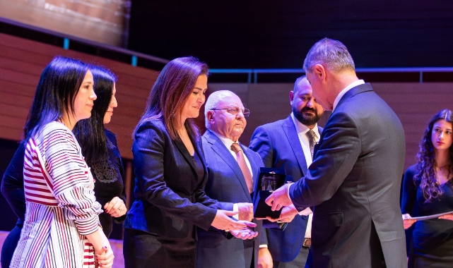 İzmir’de tarihe koruyanlar ödüllendirildi