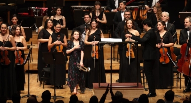 İzmir Oda Orkestrası dünyaca ünlü sanatçılarla sahne aldı