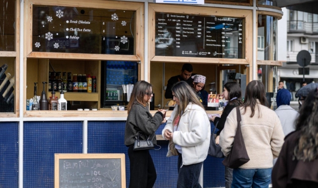 İzmirli Kahve’den bir milyon bardaklık rekor