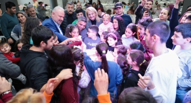 Menemen'de özel çocukların karne sevinci yürekleri ısıttı