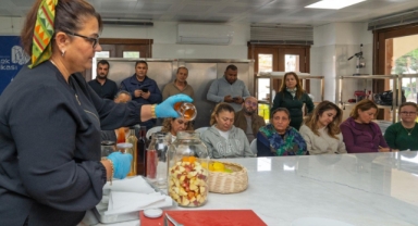 Meslek Fabrikası’nda sirke yapımının inceliklerini öğrendiler