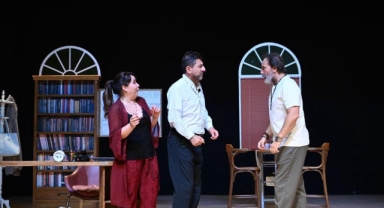 Torbalı’da yılın komedi yapımı sahne alıyor: 'Aşk Listesi' için geri sayım başladı!