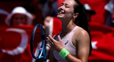 Zeynep Sönmez’den tarihi zafer