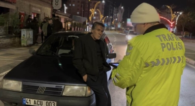 2.14 promil alkolle yakalandı: Gazeteciye el sallayıp yüzüne tükürdü