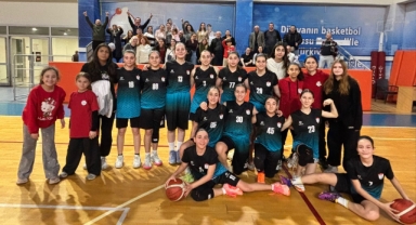 Bayraklı Belediyesi U14 Kız Basketbol Takımı İzmir şampiyonu oldu