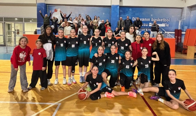 Bayraklı Belediyesi U14 Kız Basketbol Takımı İzmir şampiyonu oldu
