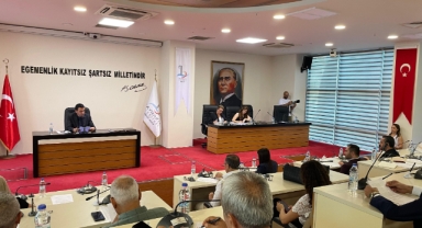 Bayraklı Meclisinde yüksek tansiyon... O iddia ortalığı karıştırdı!