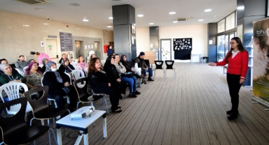 Bornova’da kadınlar hem üretiyor hem bilinçleniyor