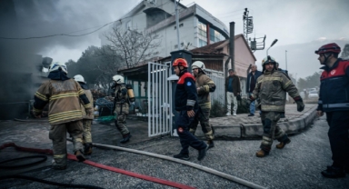 Bornova’daki fabrika yangını söndürüldü