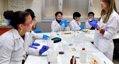 Bornovalı çocukların Kış Bilim Kampı heyecanı