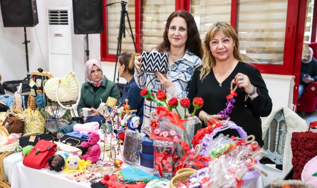 Buca Belediyesi Hediyelik Eşya Pazarı’na yoğun ilgi