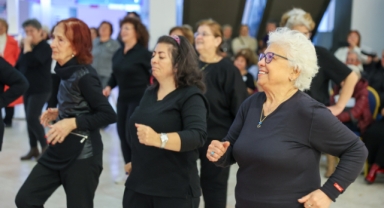 Buca Belediyesi yaşlı dostu hizmetlerini tanıttı