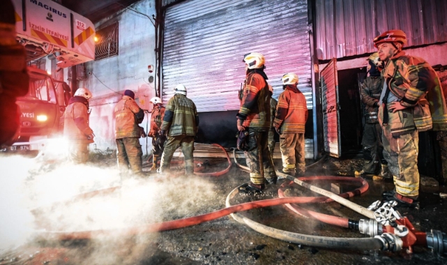 Buca’da mobilya atölyesinde yangın alarmı