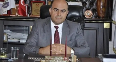 Eski belediye başkanını oğlu baltayla öldürdü!