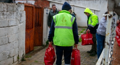 Güzelbahçe'de 350 aileye 3 milyonluk Ramazan desteği