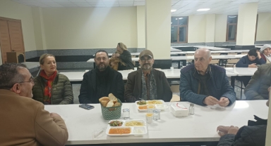 “Hasan Ünal, Hızır Oruçlarının İkinci Gününde Çiğli Harmandalı Cemevi’nde Canlarla Lokma Paylaştı”