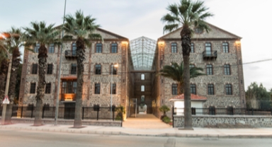 İzmir'in simge taşınmazları Vakıflar'a geçti!