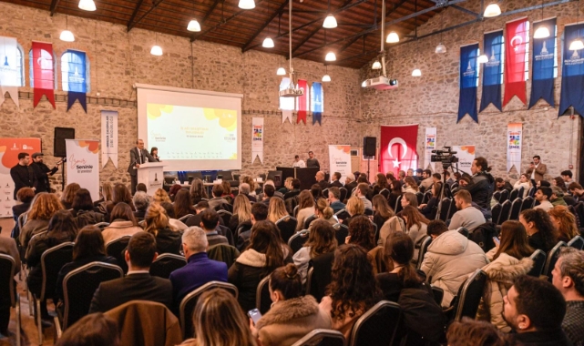 'İzmir Seninle' ile gençlere güçlü kariyer köprüsü