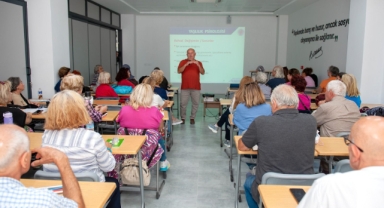 Karşıyaka’nın 3. Yaş Üniversitesi’nde 2. dönem başladı