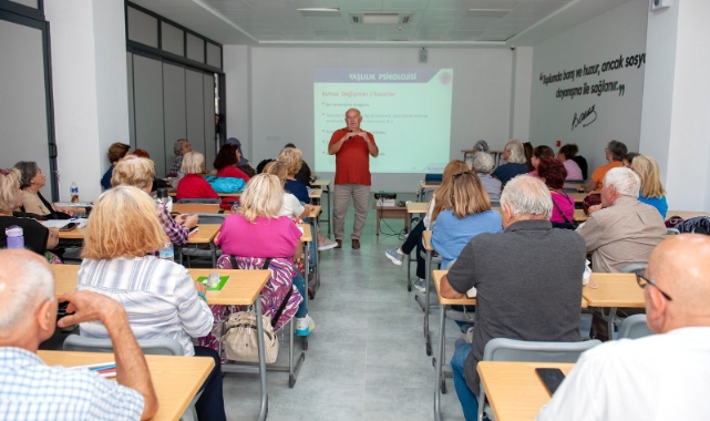 Karşıyaka’nın 3. Yaş Üniversitesi’nde 2. dönem başladı